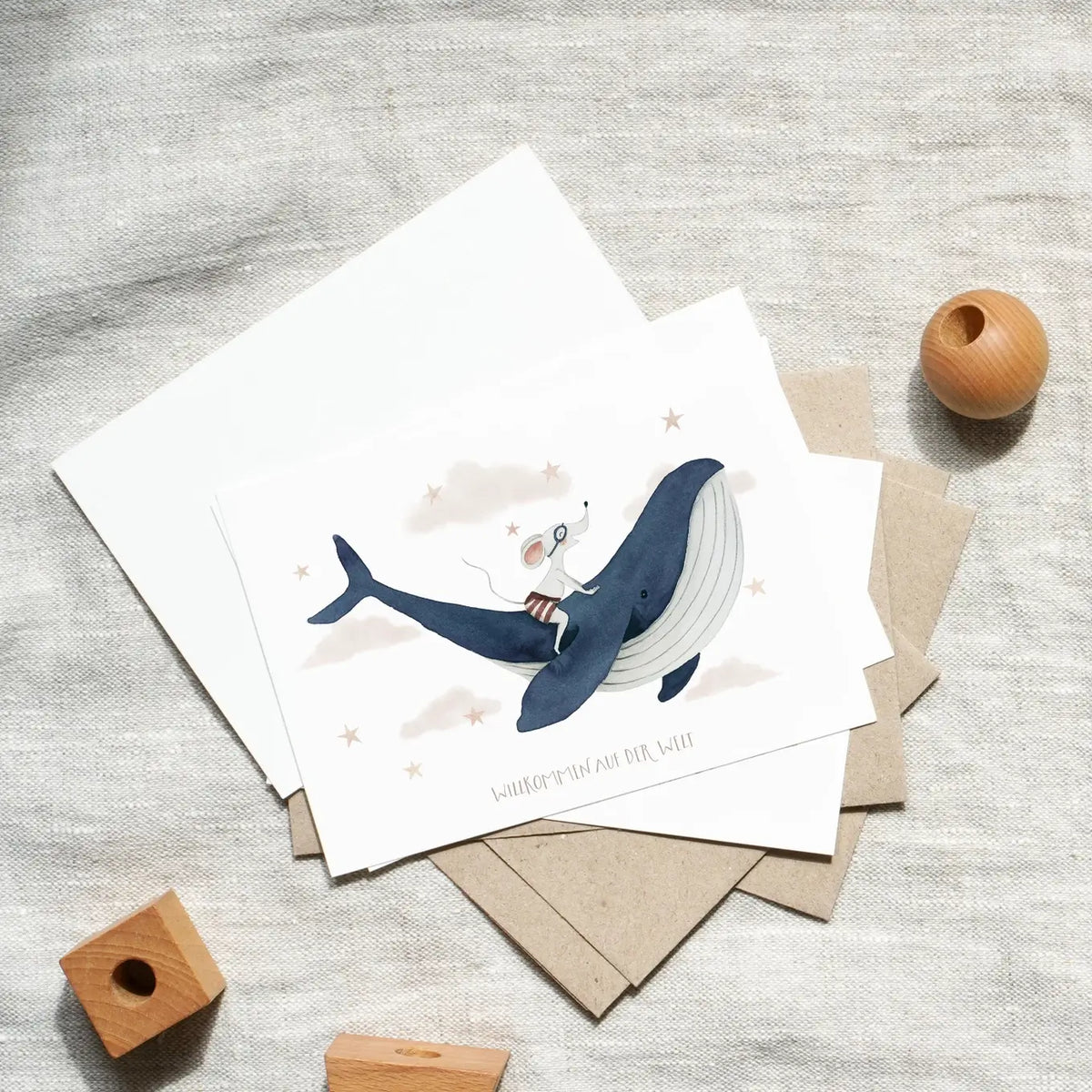 Leo la Douce – Postkarte "Wal" zur Geburt, nachhaltig & hochwertig