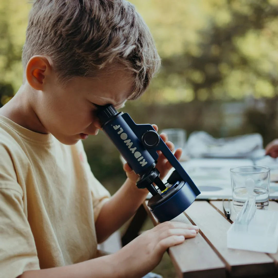 KIDYWOLF Kidymicroscope – Kinder Mikroskop mit 3 Zoomstufen & Licht