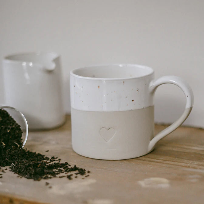 Eulenschnitt - große Tasse "Herz" aus Steingut, 400 ml