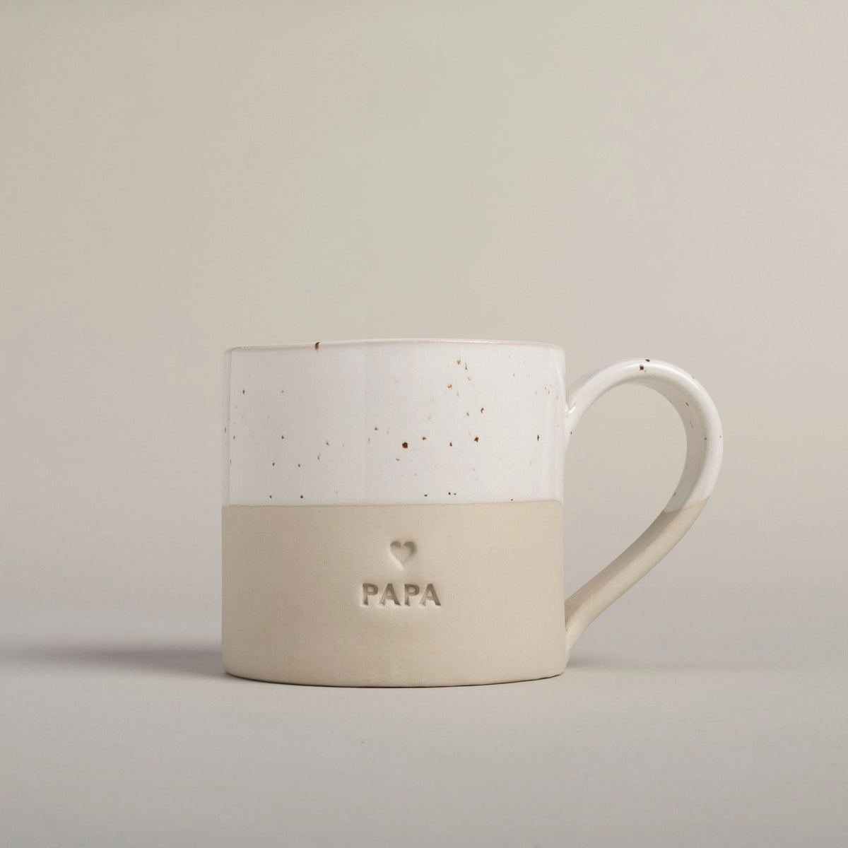 Eulenschnitt - große Tasse "Papa" aus Steingut, Becher 400 ml