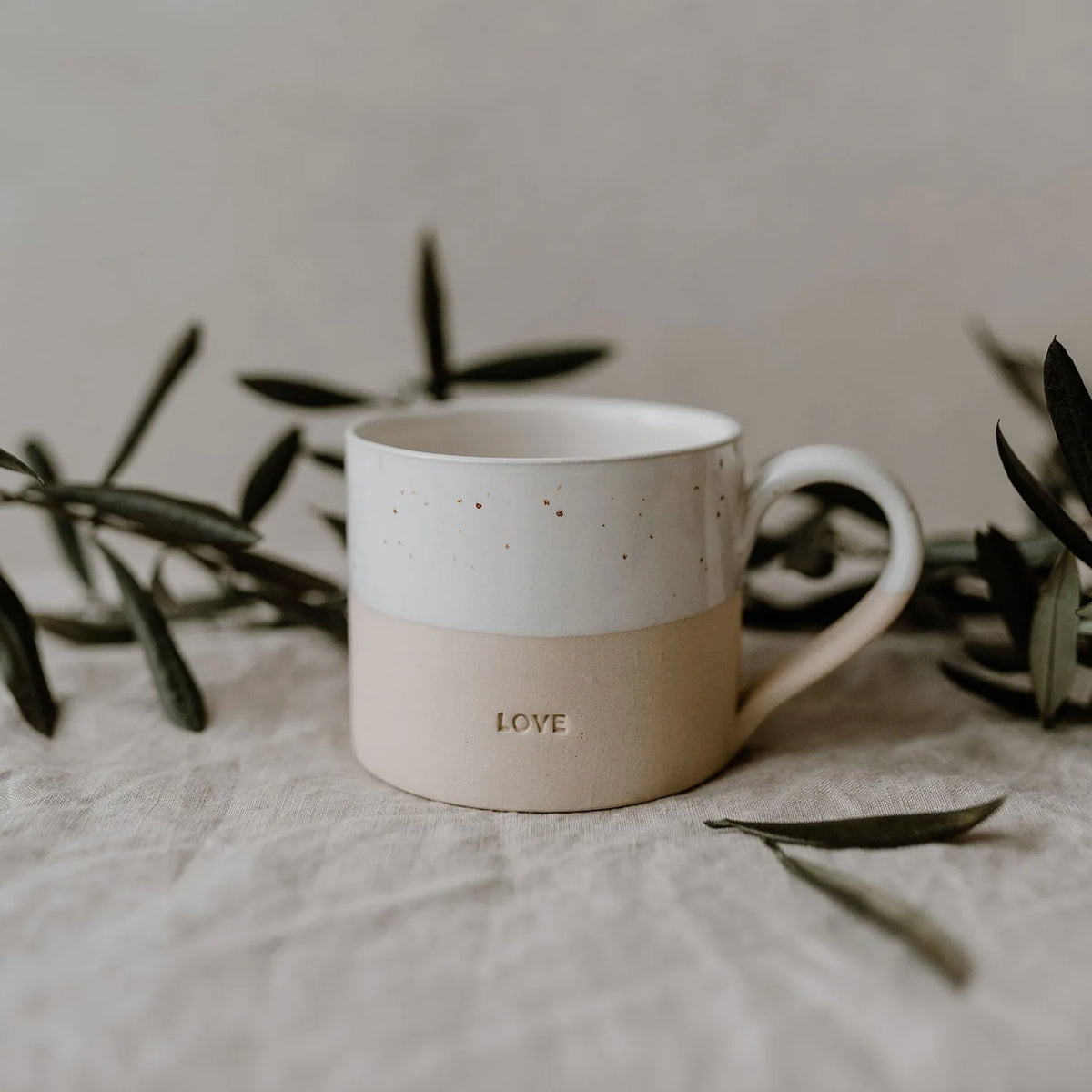 Eulenschnitt - Tasse "Love" aus Steingut