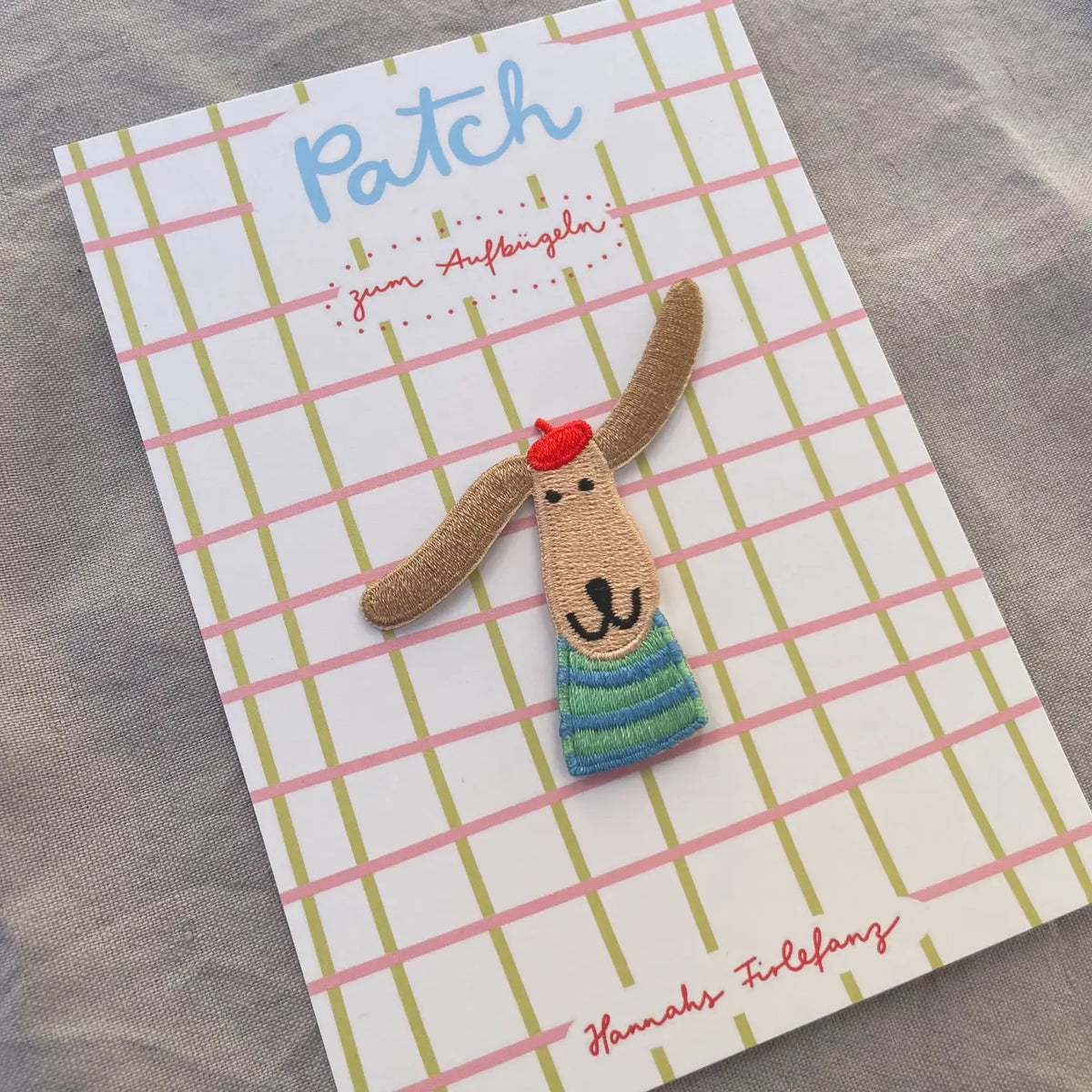 Hannahs Firlefanz – Bügelpatch „Dackel mit Baskenmütze“, Aufnäher