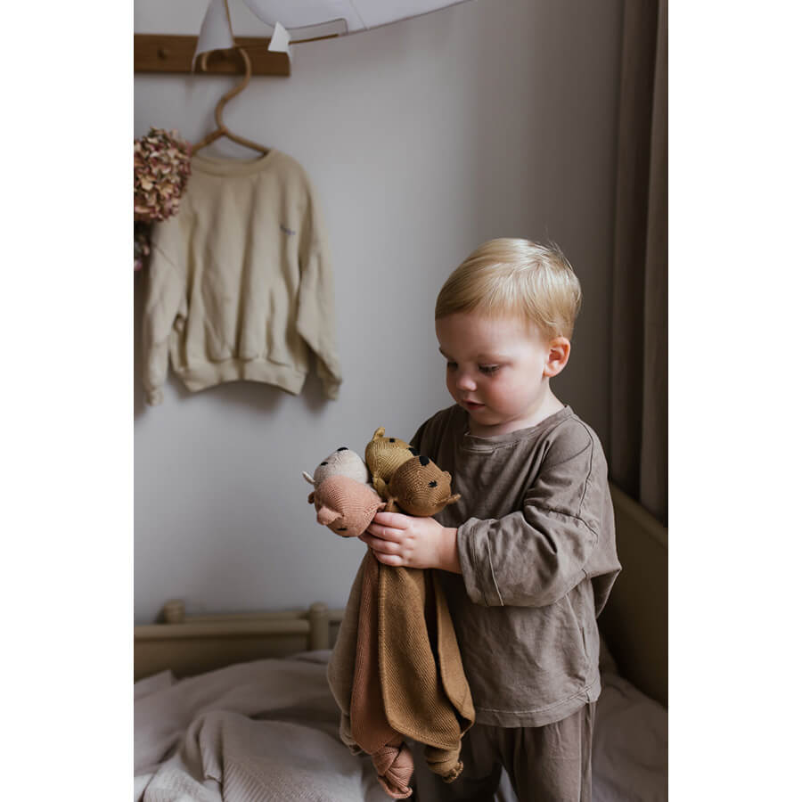 Hvid - Schmusetuch "Teddy Tokki Sand" aus 100% weicher Merinowolle