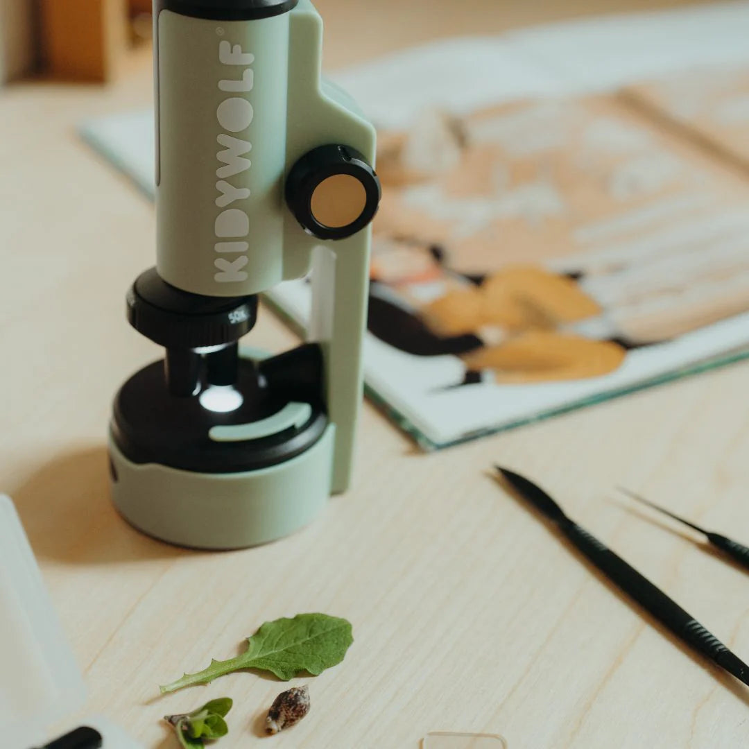 KIDYWOLF Kidymicroscope – Kinder Mikroskop mit 3 Zoomstufen & Licht