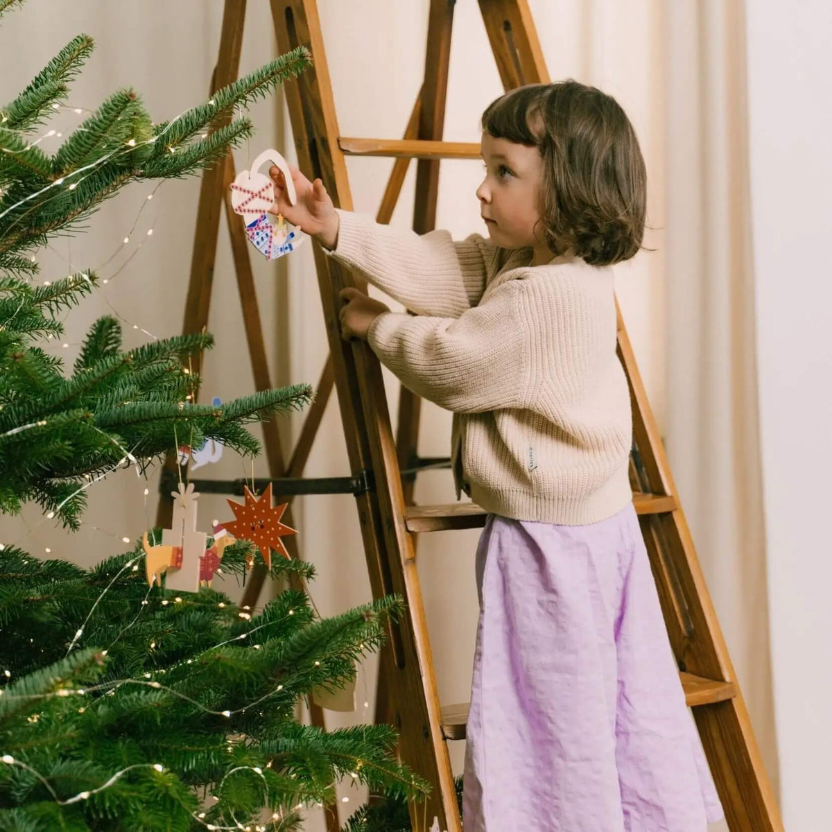 Milin – Weihnachtsanhänger aus Holz, handgefertigter Weihnachtsschmuck
