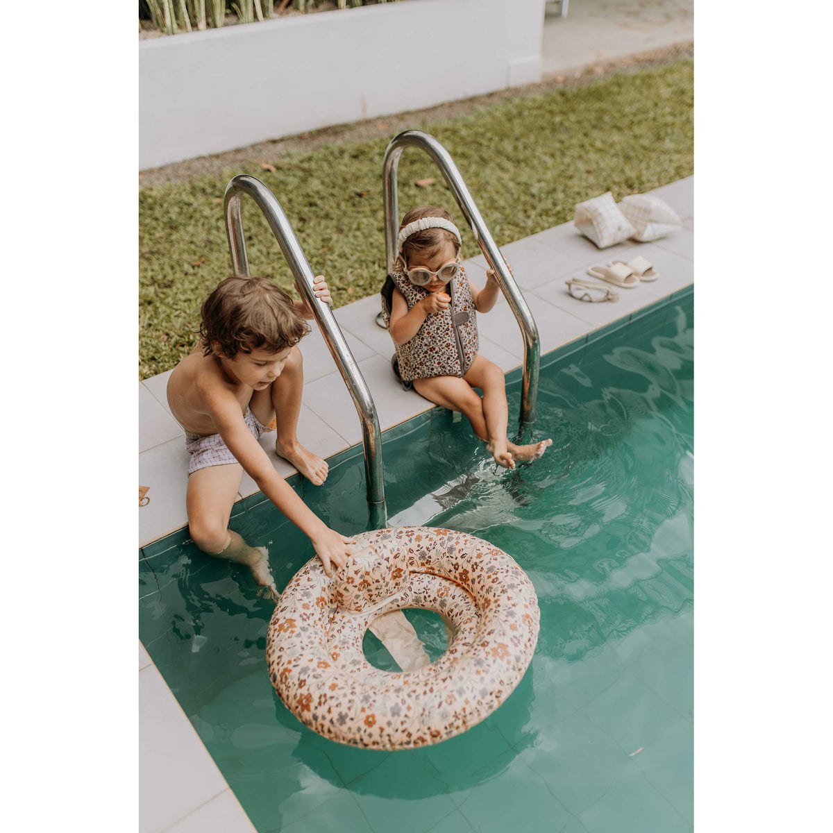Mrs Ertha - Baby Schwimmring mit Sitz "Magic Garden", Schwimmsitz