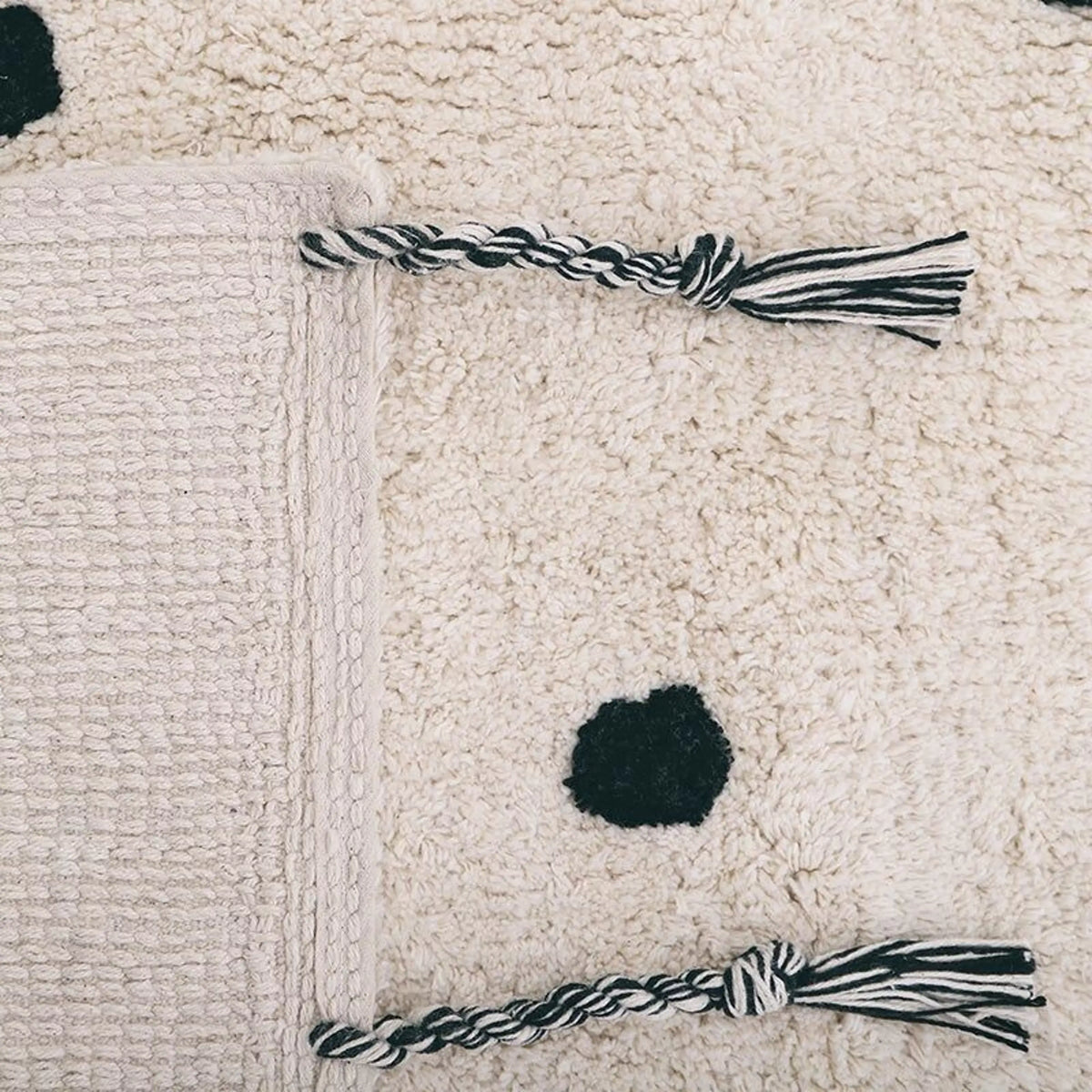 TEPPICH DOTS NÜMI BLACK, WASCHBAR