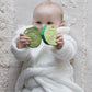 Oli & Carol - Beißring & Badespielzeug "Pepino the Cucumber" 