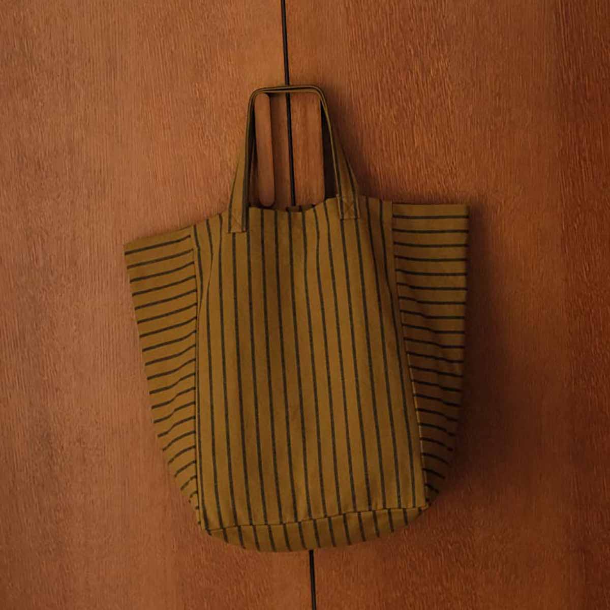 Rose in April – Tasche "Tennis Black" aus 100% Baumwolle, OEKO-Tex