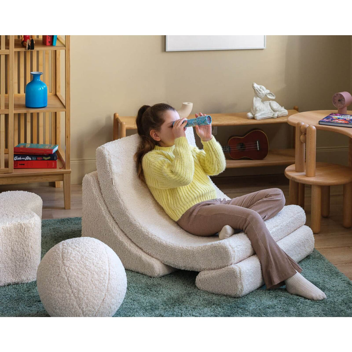 Wigiwama – Kinder Sessel "Moonchair" Teddy Creme