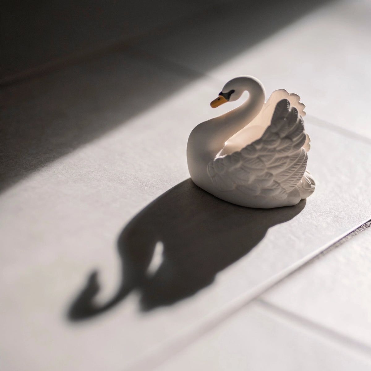 BADESPIELZEUG AUS NATURKAUTSCHUK SWAN, S